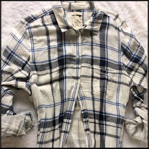 ⬇️⬇️American Eagle Button down⬇️